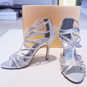 NWT David's Bridal White sparkly Wedding Heels